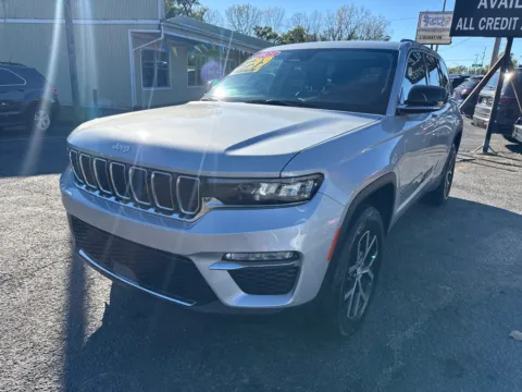 Another view of 2023 JEEP GRAND CHEROKEE LIMITED for sale in Hobart, IN at Elite Auto Sales Hobart