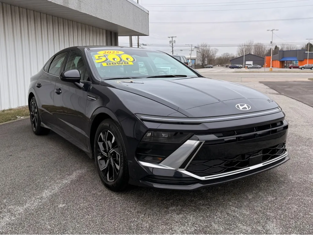 Black 2025 HYUNDAI SONATA SEL for sale in Merrillville, IN