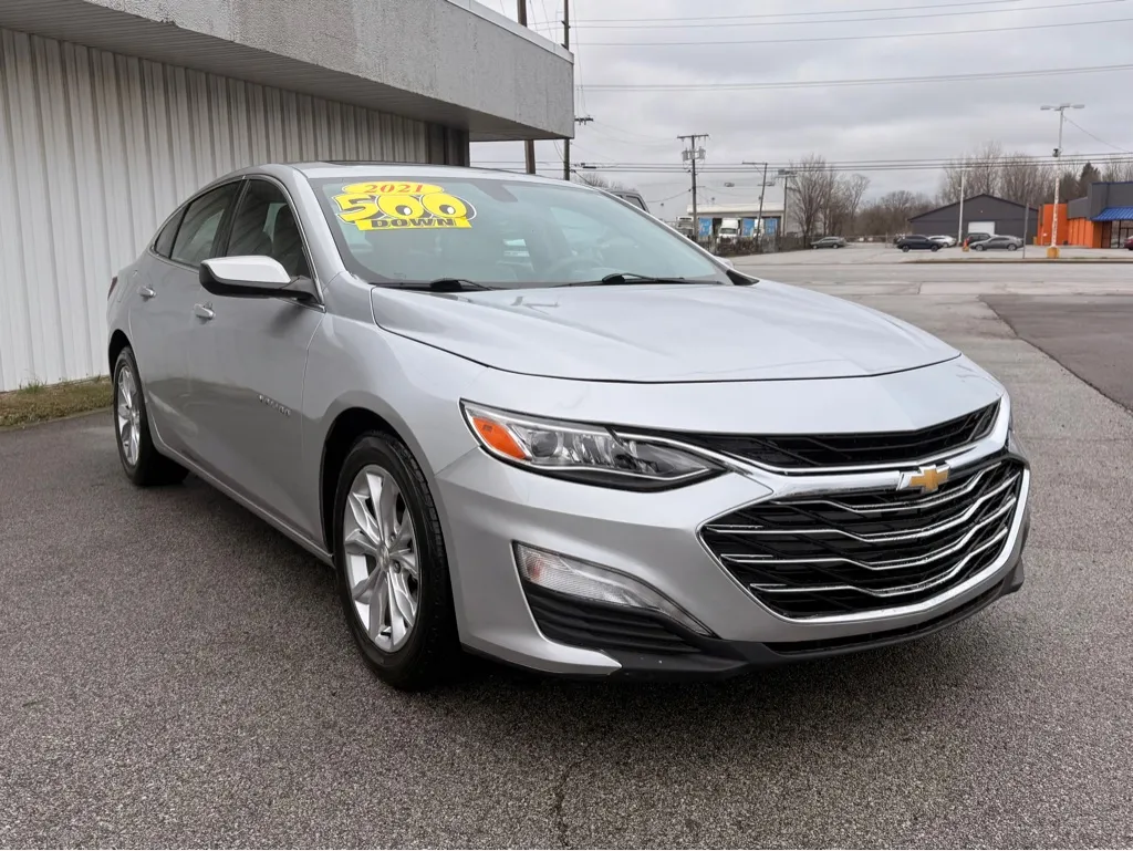 Silver 2021 CHEVROLET MALIBU LT for sale in Merrillville, IN