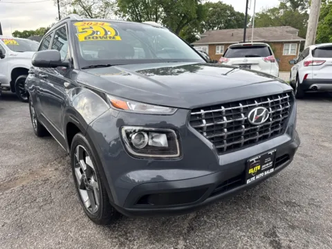 Gray 2024 HYUNDAI VENUE SEL for sale in Hobart, IN