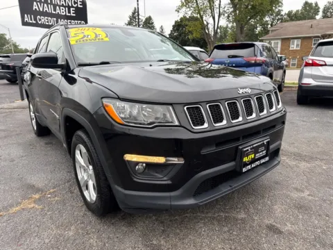Black 2019 JEEP COMPASS LATITUDE for sale in Hobart, IN