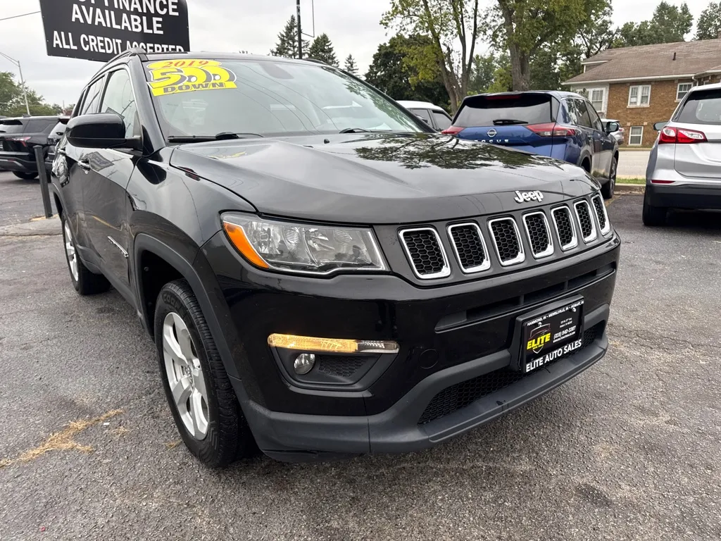 Black 2019 JEEP COMPASS LATITUDE for sale in Hobart, IN