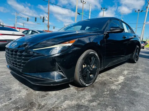 More photos of 2023 HYUNDAI ELANTRA SEL at Pro Auto Finance Highland, IN
