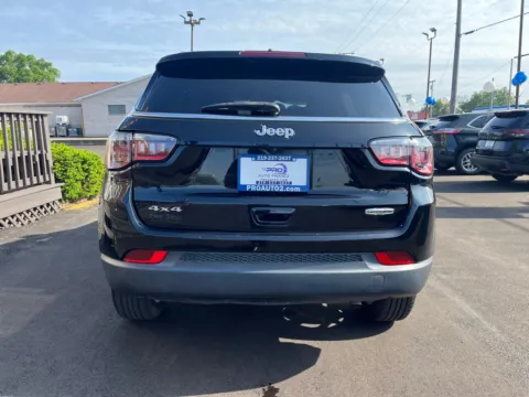 More photos of 2022 JEEP COMPASS LATITUDE LUX at Pro Auto Finance Highland, IN