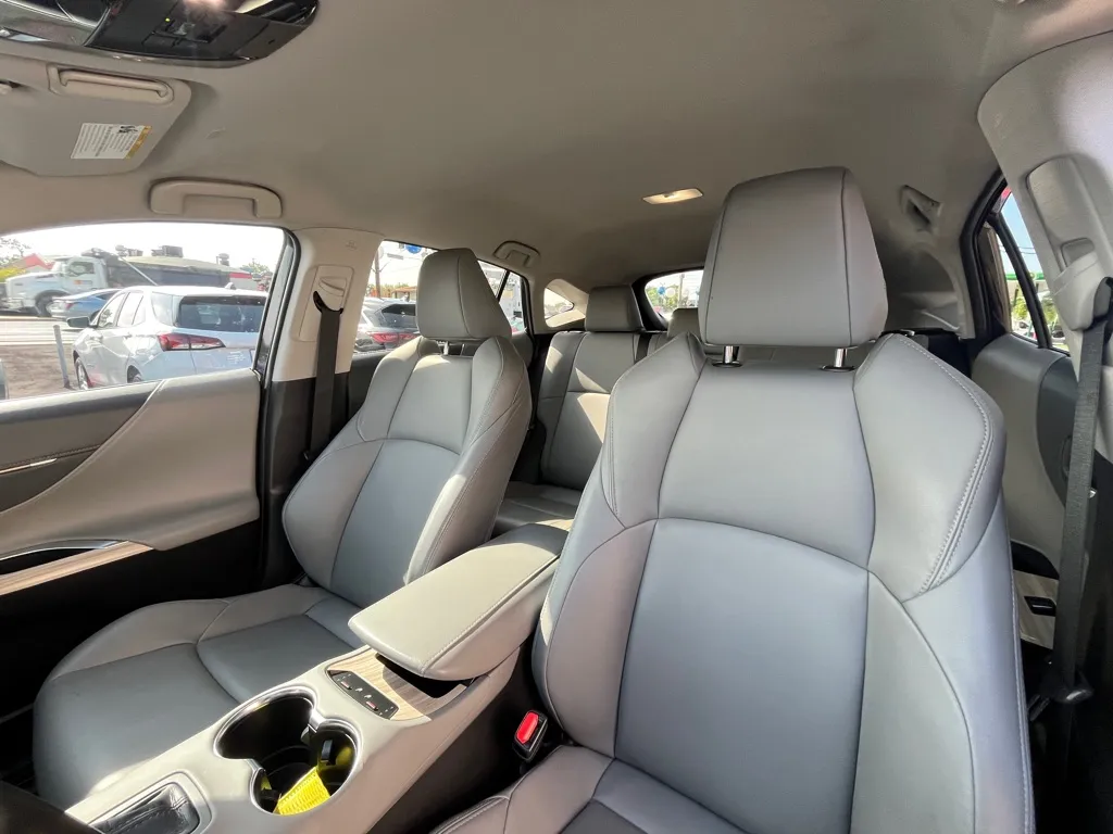 2024 Toyota Venza XLE - Photo 11