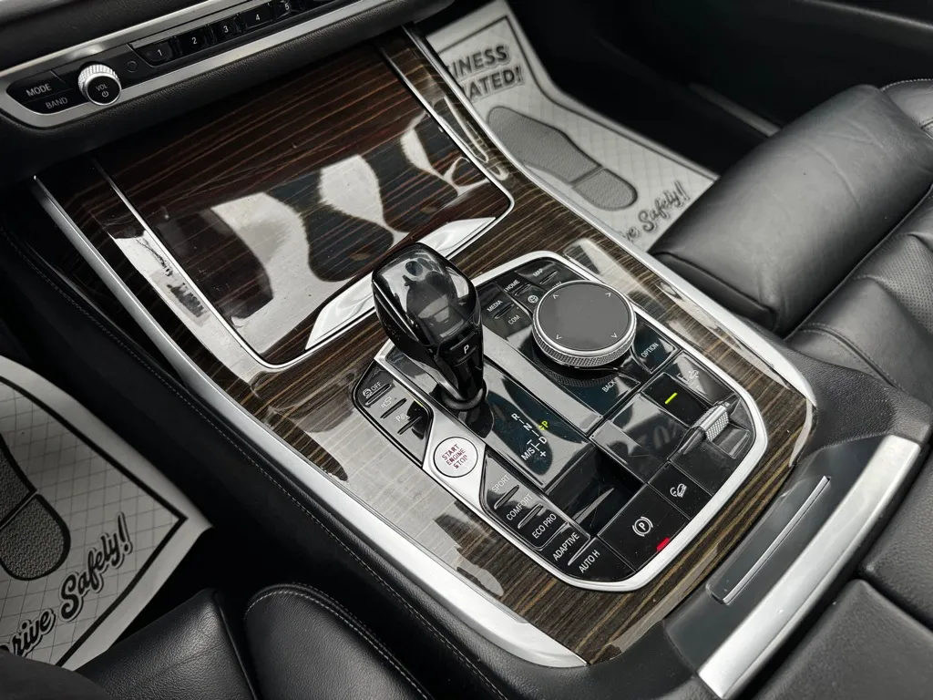 2021 BMW X7 40i - Photo 25
