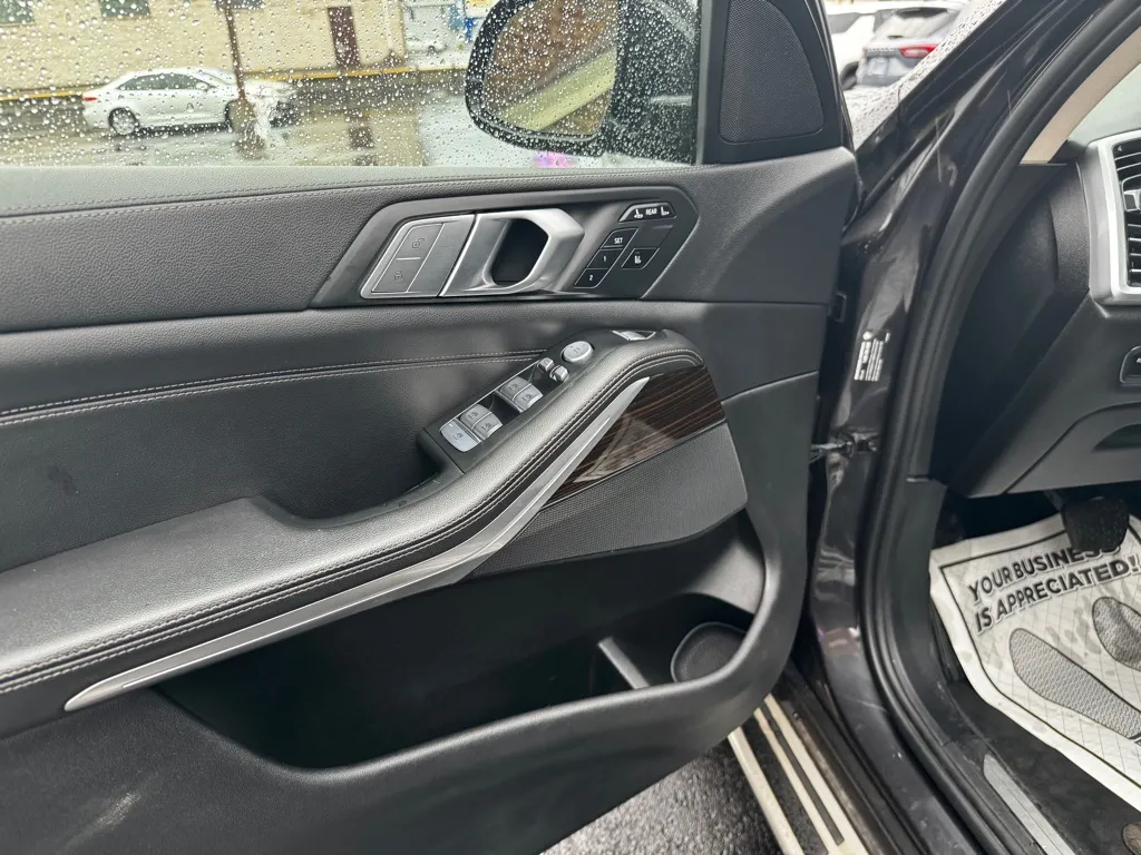 2021 BMW X7 40i - Photo 11