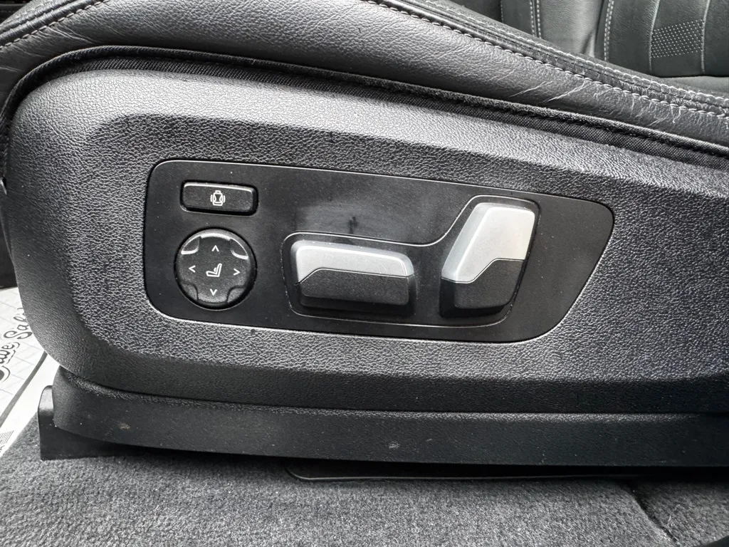 2021 BMW X7 40i - Photo 14