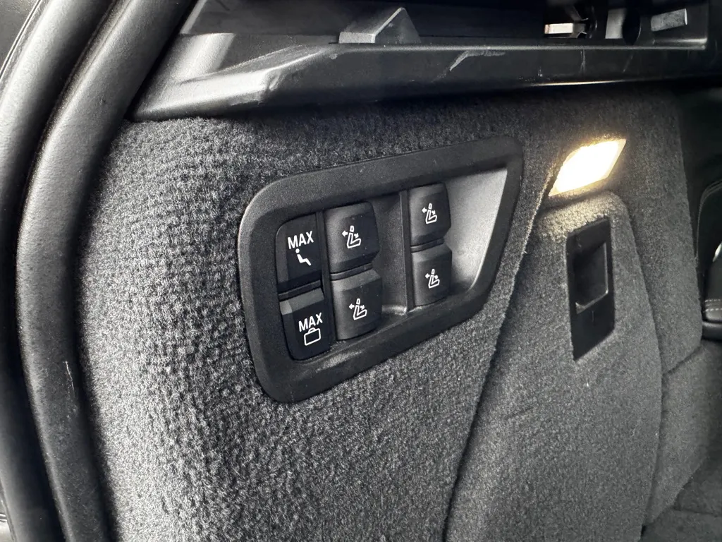 2021 BMW X7 40i - Photo 32