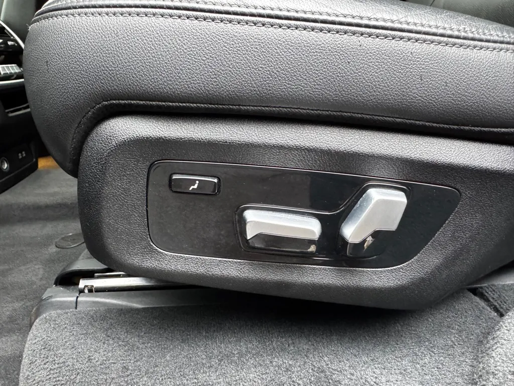 2021 BMW X7 40i - Photo 16