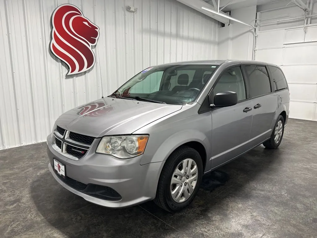 Silver 2019 Dodge Grand Caravan SE for sale in Evansville, IN
