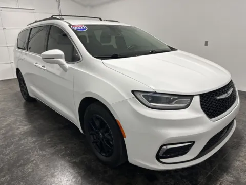 Another view of 2022 Chrysler Pacifica Touring L for sale in Evansville, IN at Integrity Motors Group