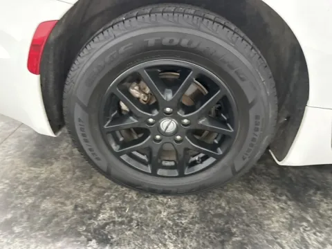 More photos of 2022 Chrysler Pacifica Touring L at Integrity Motors Group, IN