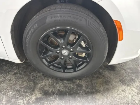 More photos of 2022 Chrysler Pacifica Touring L at Integrity Motors Group, IN