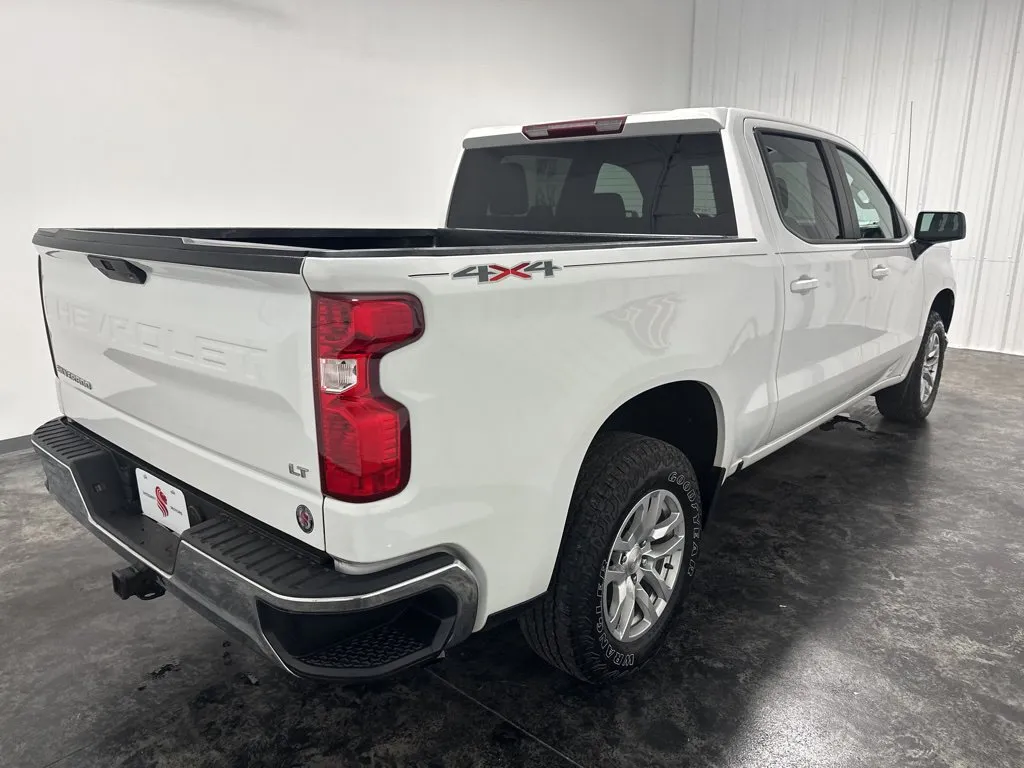 Chevrolet Silverado photo 7