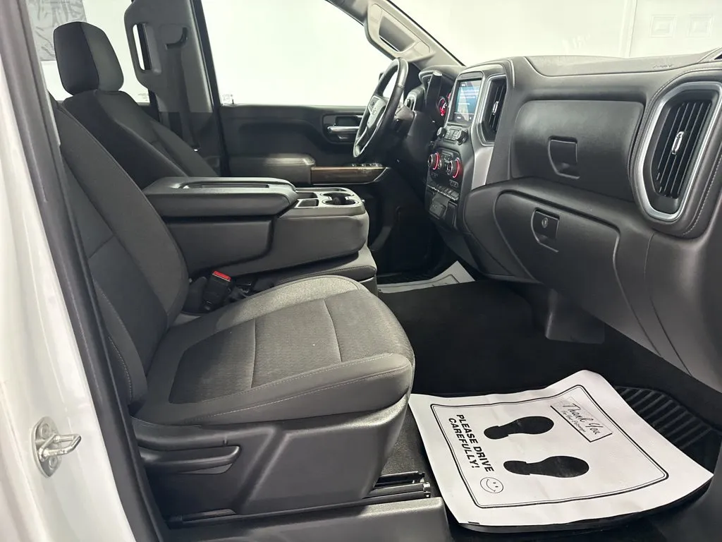 Chevrolet Silverado photo 22