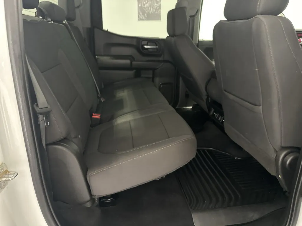 Chevrolet Silverado photo 21
