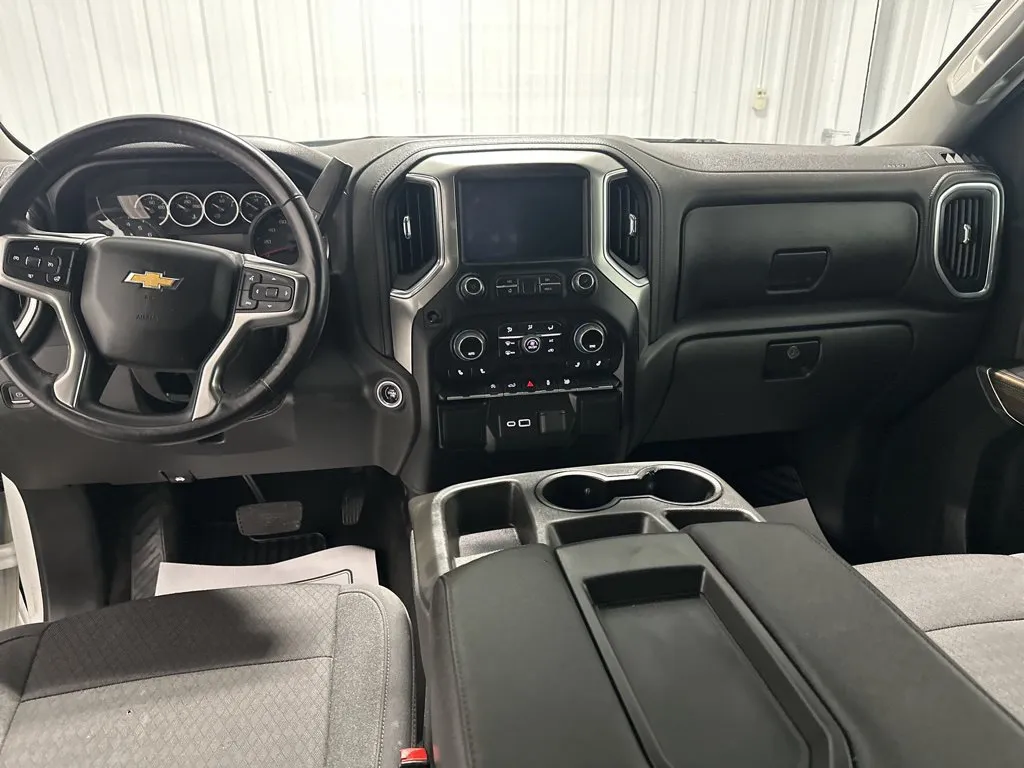 Chevrolet Silverado photo 13