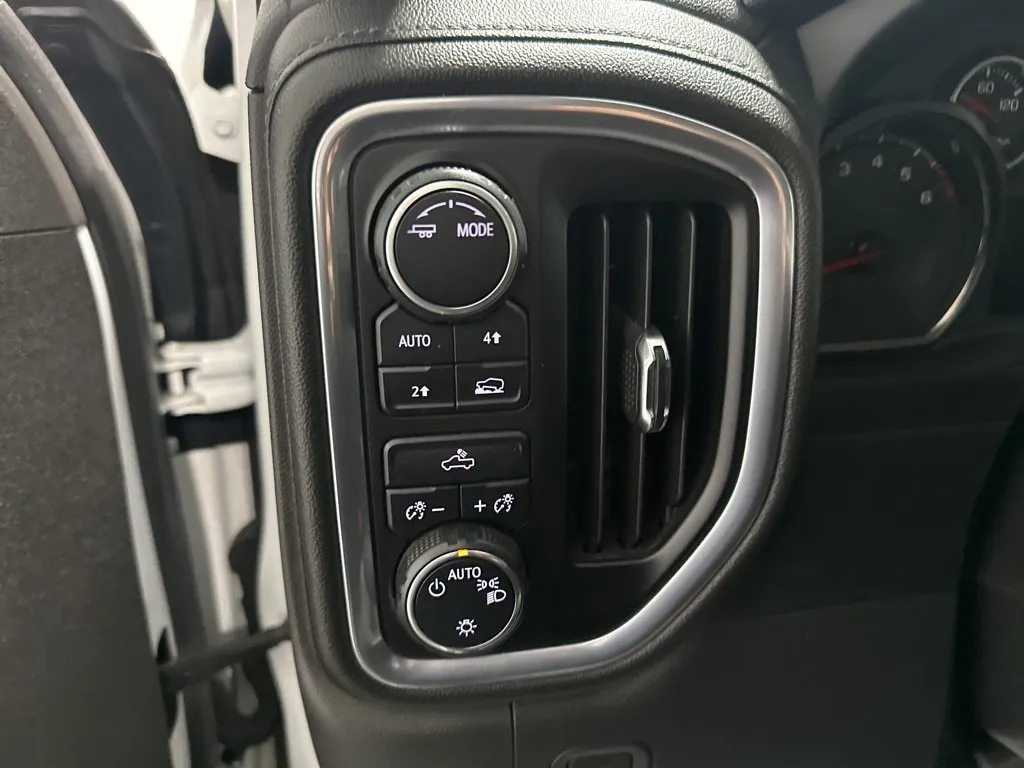 Chevrolet Silverado photo 15