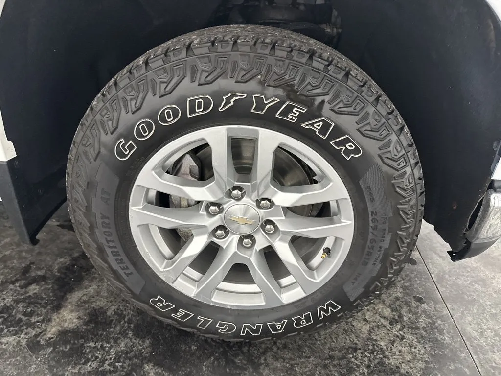 Chevrolet Silverado photo 5