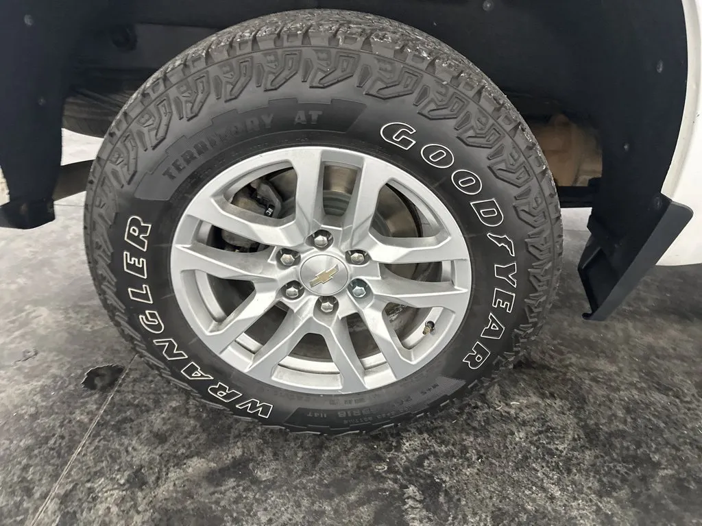 Chevrolet Silverado photo 6
