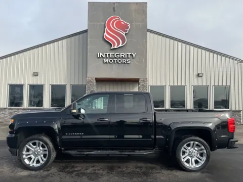 Black 2018 Chevrolet Silverado 1500 LT for sale in Evansville, IN