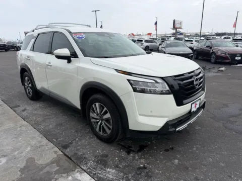 More photos of 2023 Nissan Pathfinder SL at Integrity Motors Group, IN