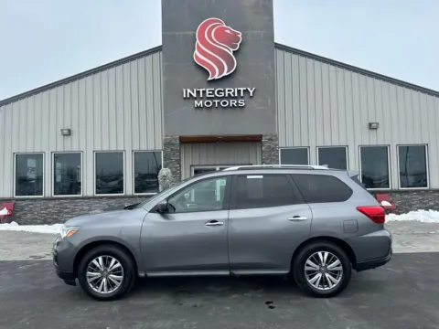 Gray 2020 Nissan Pathfinder SV for sale in Evansville, IN