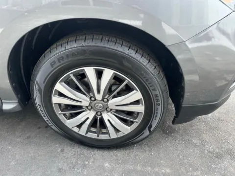 More photos of 2020 Nissan Pathfinder SV at Integrity Motors Group, IN