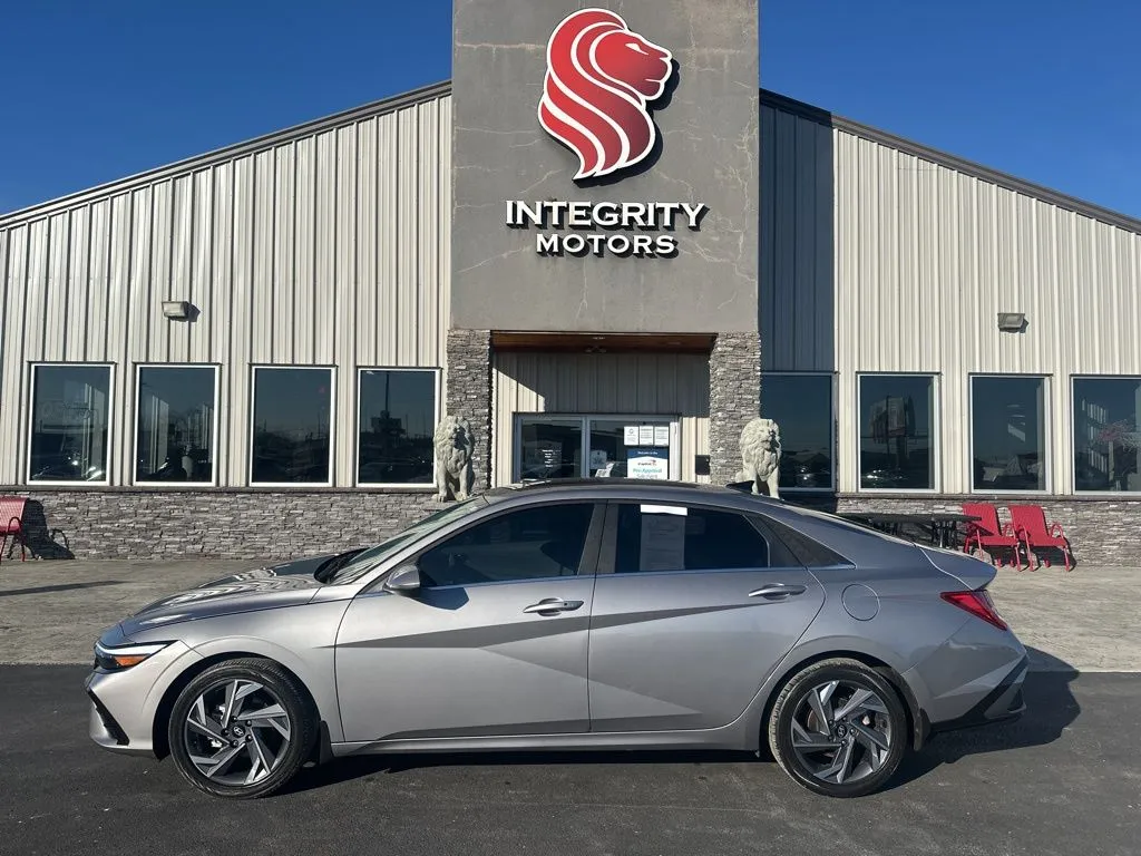 Gray 2025 Hyundai Elantra SEL Convenience for sale in Evansville, IN