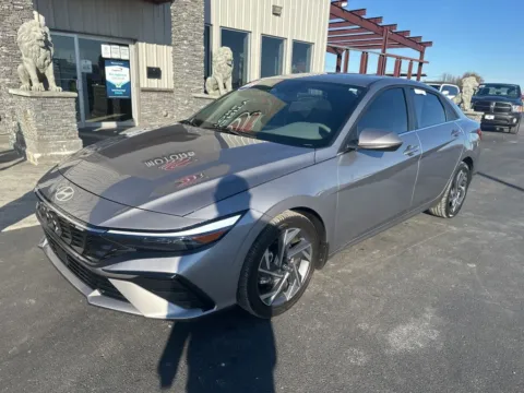 Photos of 2025 Hyundai Elantra SEL Convenience for sale in Evansville, IN at Integrity Motors Group