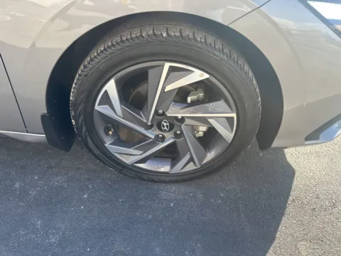 More photos of 2025 Hyundai Elantra SEL Convenience at Integrity Motors Group, IN