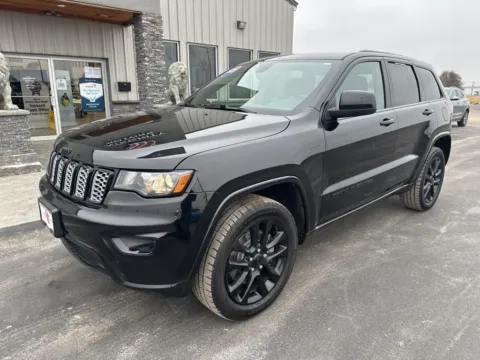 Photos of 2022 Jeep Grand Cherokee WK Laredo X for sale in Evansville, IN at Integrity Motors Group