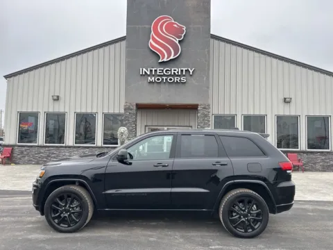 Black 2022 Jeep Grand Cherokee WK Laredo X for sale in Evansville, IN