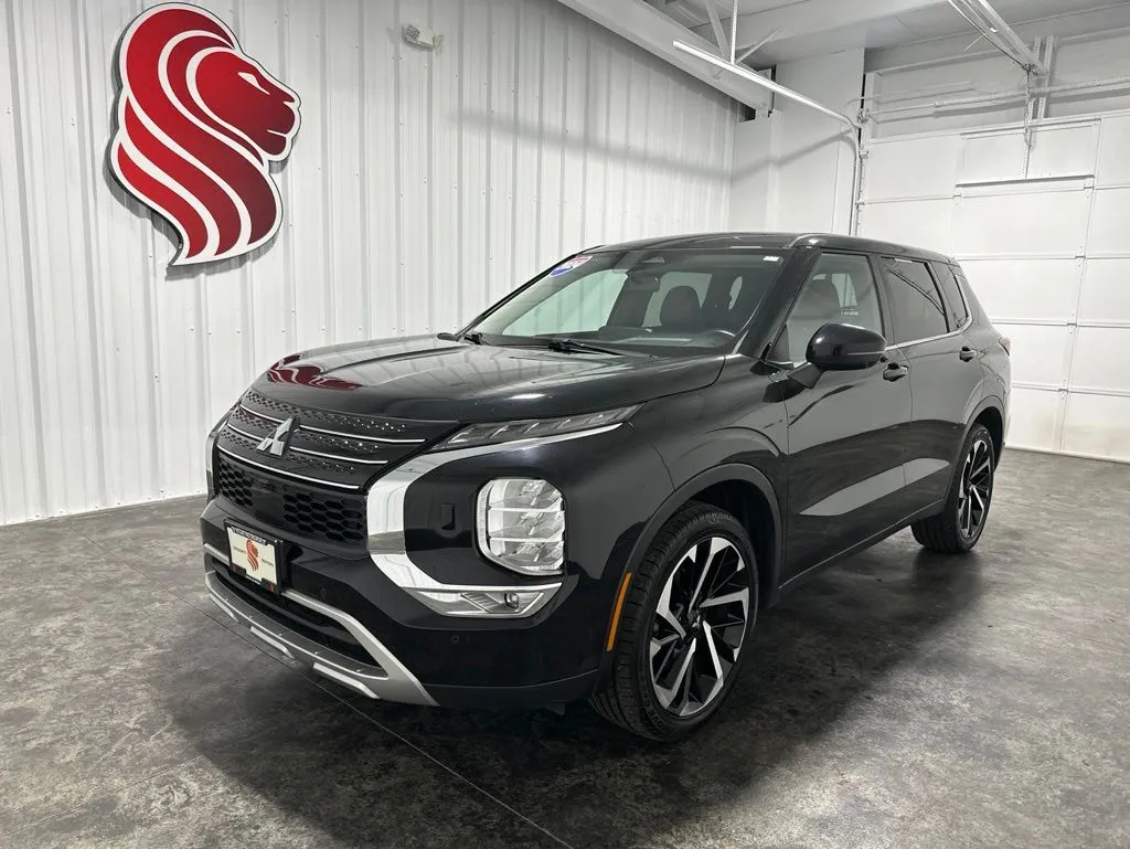 2024 Mitsubishi Outlander SE S-AWC's photo