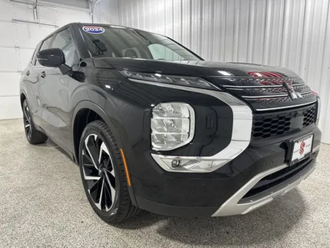 Another view of 2024 Mitsubishi Outlander SE for sale in Evansville, IN at Integrity Motors Group