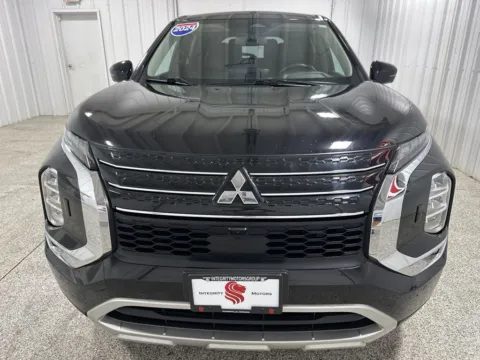 More photos of 2024 Mitsubishi Outlander SE at Integrity Motors Group, IN