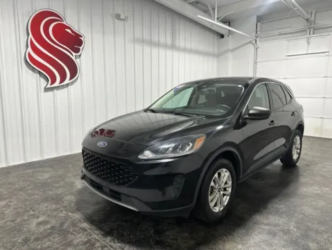 Black 2022 Ford Escape SE for sale in Evansville, IN