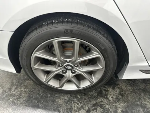 More photos of 2018 Hyundai Sonata Sport 2.0T at Integrity Motors Group, IN