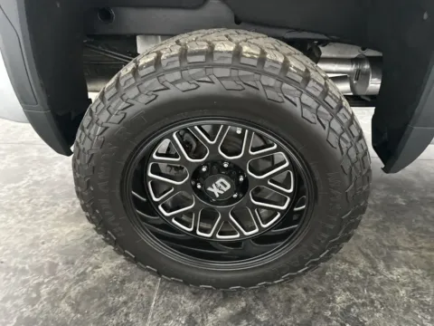 More photos of 2020 GMC Sierra 1500 SLT at Integrity Motors Group, IN