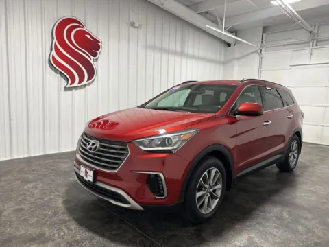 Red 2018 Hyundai Santa Fe SE for sale in Evansville, IN