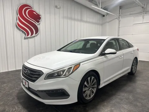 White 2015 Hyundai Sonata Sport for sale in Evansville, IN