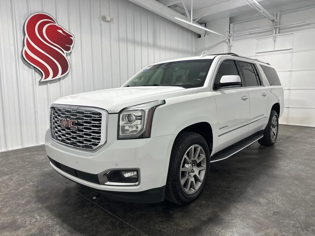 White 2018 GMC Yukon XL Denali for sale in Evansville, IN
