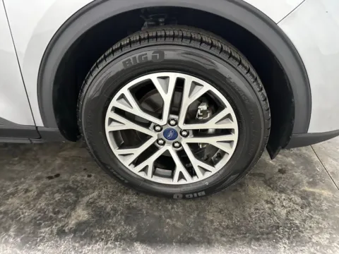 More photos of 2022 Ford Escape Hybrid SEL at Integrity Motors Group, IN