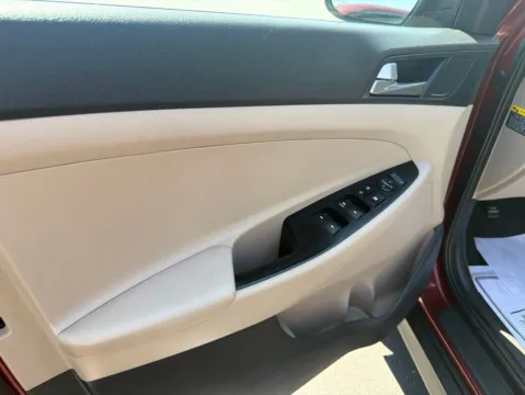 Another view of 2017 Hyundai Tucson SE for sale in Evansville, IN at Integrity Motors Group