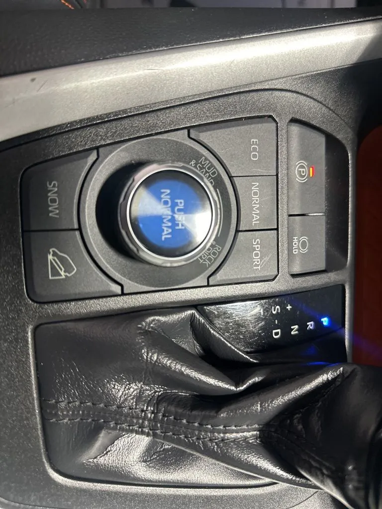 2021 Toyota RAV4 Adventure - Photo 19