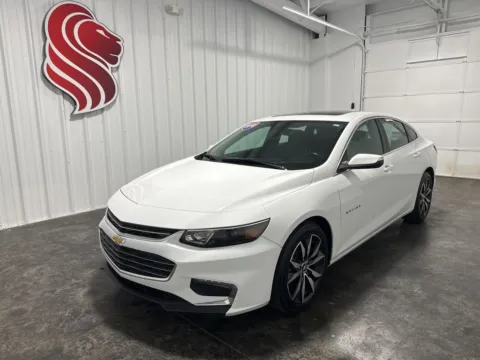 White 2018 Chevrolet Malibu LT for sale in Evansville, IN