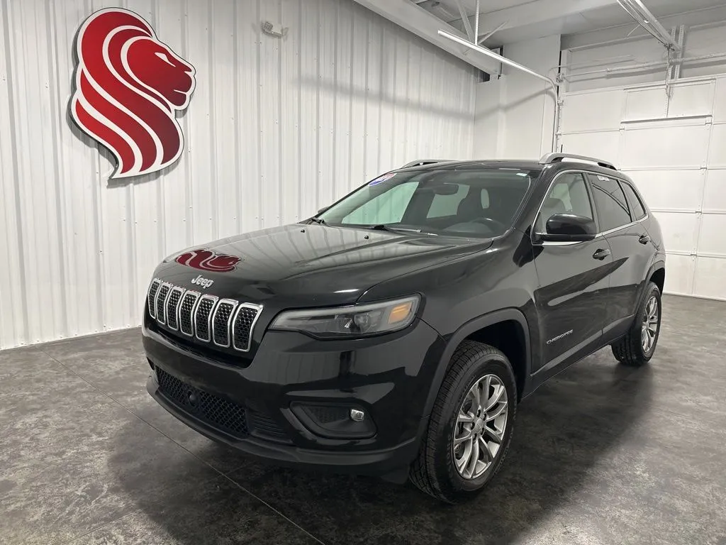 Black 2021 Jeep Cherokee Latitude Lux for sale in Evansville, IN