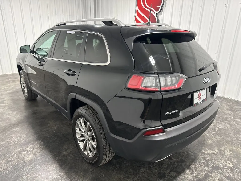 Jeep Cherokee photo 8