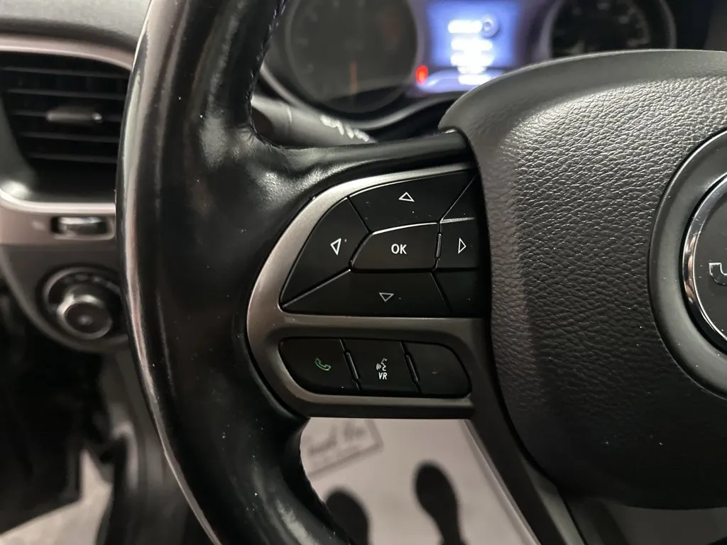 Jeep Cherokee photo 16